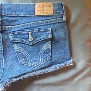 ***SOLD***Distressed Hollister shorts